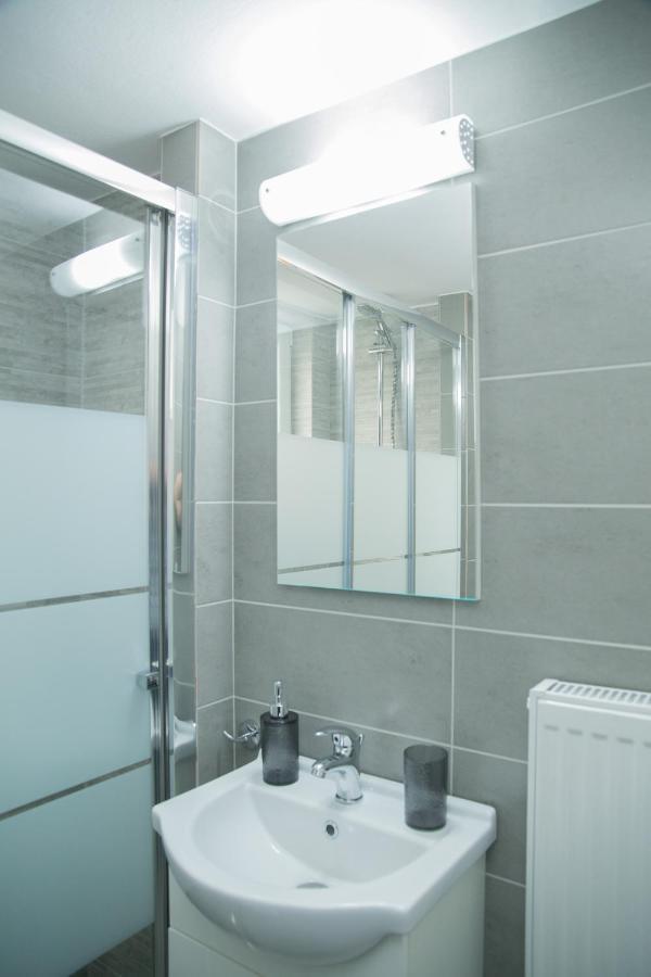 Appartamento Cozy Renovated Flat In Koukaki Atene Esterno foto